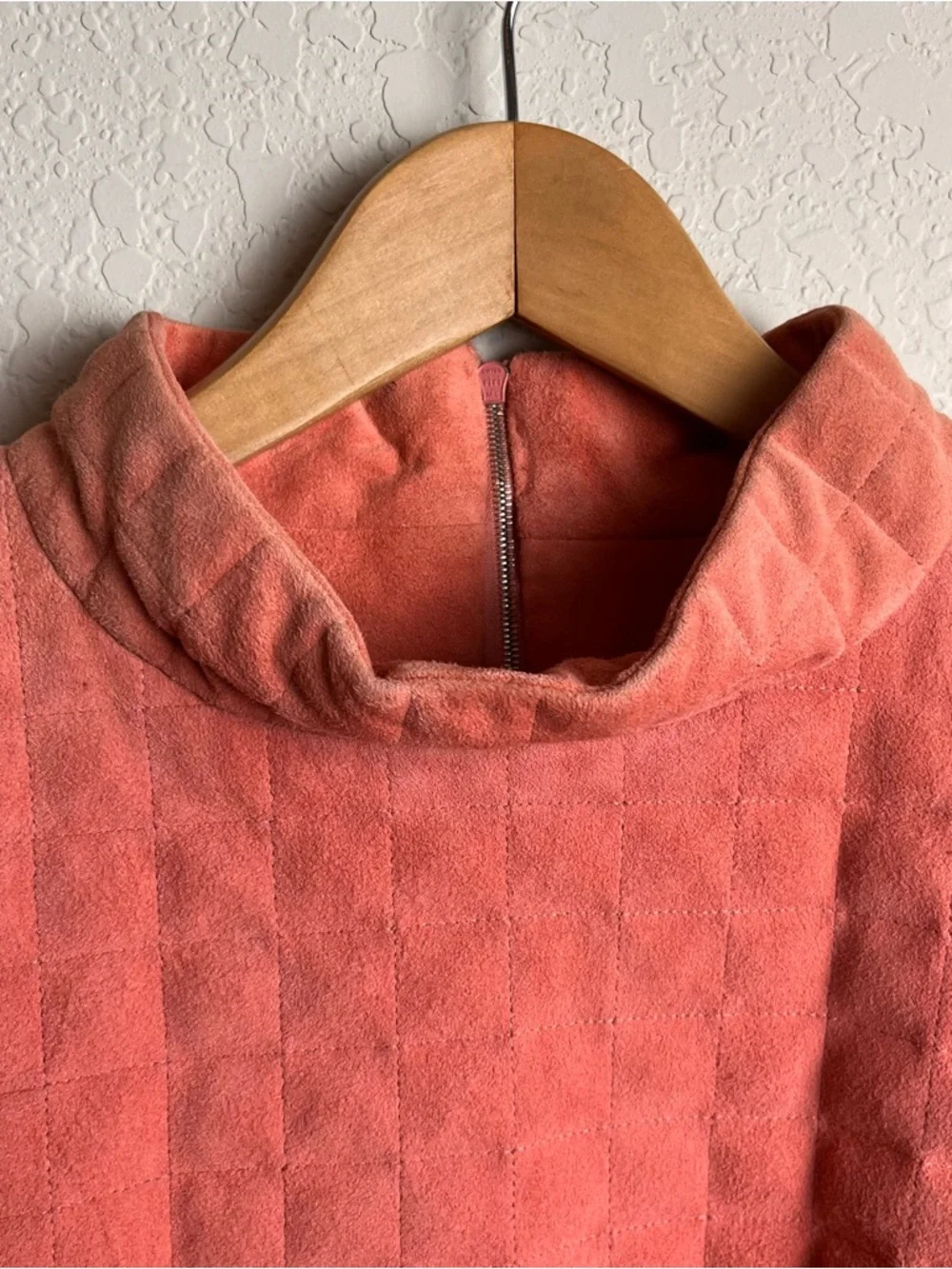 Chanel Vintage 1999 Salmon Pink Quilted Suede Top Vest Goat Skin 40 Rare